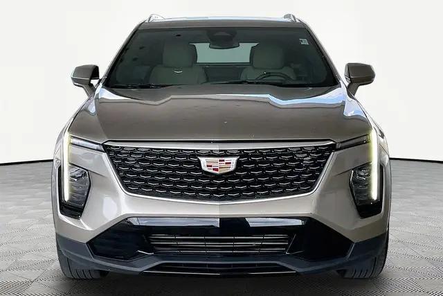 2024 Cadillac XT4 FWD Premium Luxury