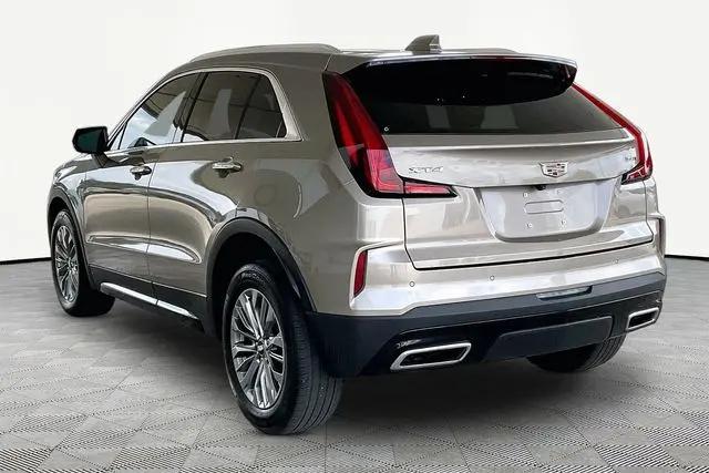 2024 Cadillac XT4 FWD Premium Luxury