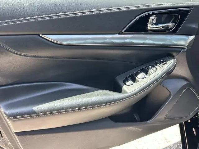 2023 Nissan Maxima SL
