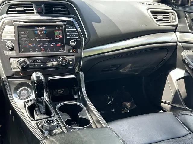 2023 Nissan Maxima SL