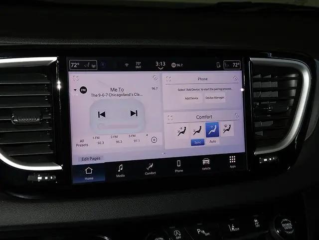 2025 Chrysler Pacifica Select