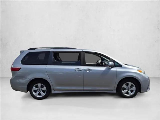 2018 Toyota Sienna LE 8 Passenger