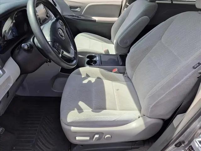 2018 Toyota Sienna LE 8 Passenger
