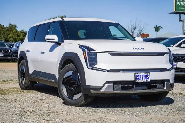 2026 Kia EV9 Light Long Range