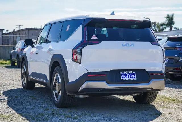 2026 Kia EV9 Light Long Range