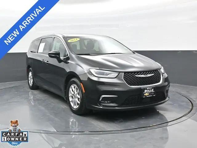 2024 Chrysler Pacifica Touring L for sale in Blue Springs, MO
