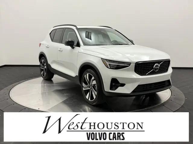 2025 Volvo XC40 B5 Ultra Dark Theme for sale in Houston, TX