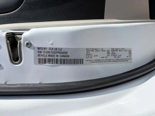 2023 Chrysler Voyager LX