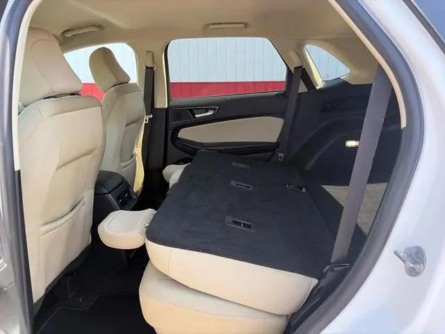 2023 Ford Edge SE