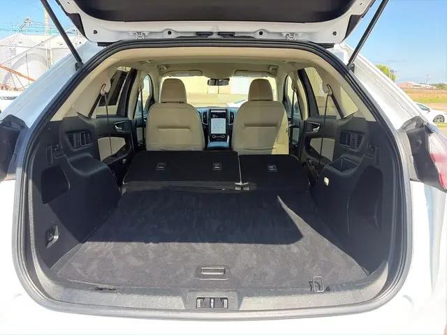 2023 Ford Edge SE