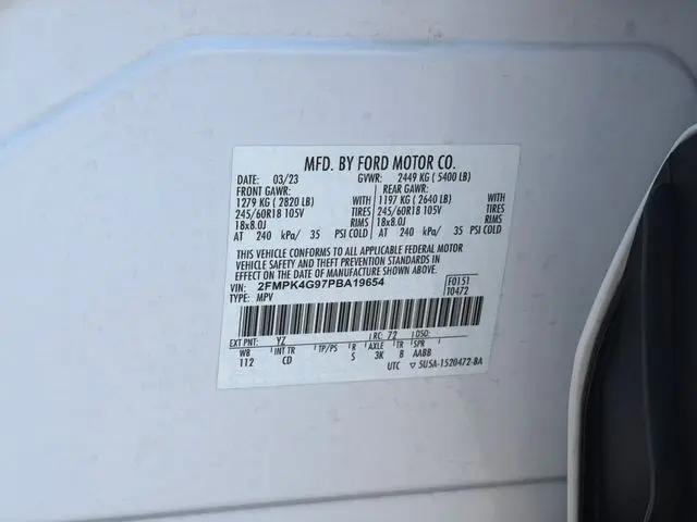 2023 Ford Edge SE