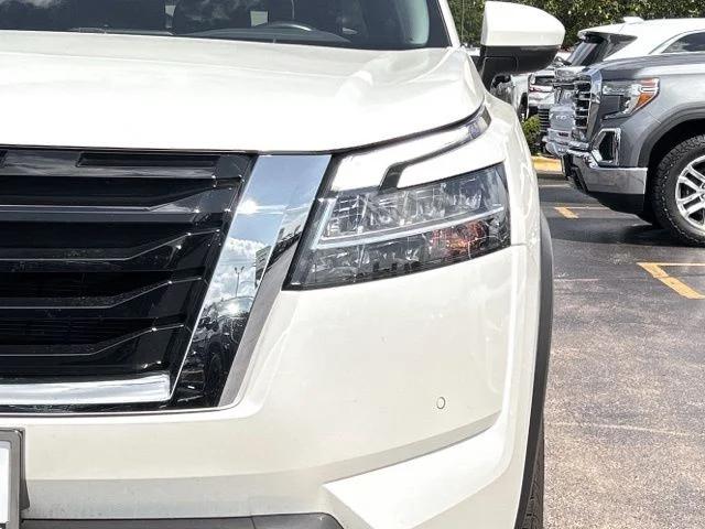 2023 Nissan Pathfinder SL 4WD