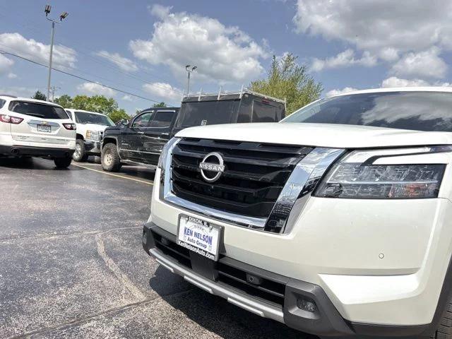 2023 Nissan Pathfinder SL 4WD