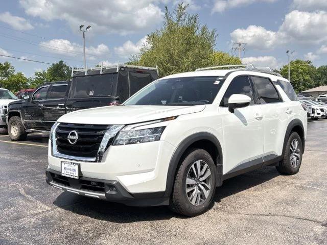 2023 Nissan Pathfinder SL 4WD