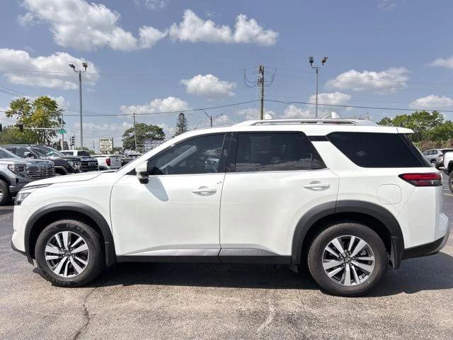 2023 Nissan Pathfinder SL 4WD