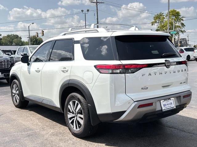 2023 Nissan Pathfinder SL 4WD