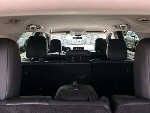 2023 Nissan Pathfinder SL 4WD