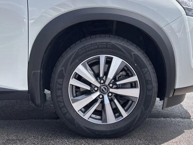 2023 Nissan Pathfinder SL 4WD