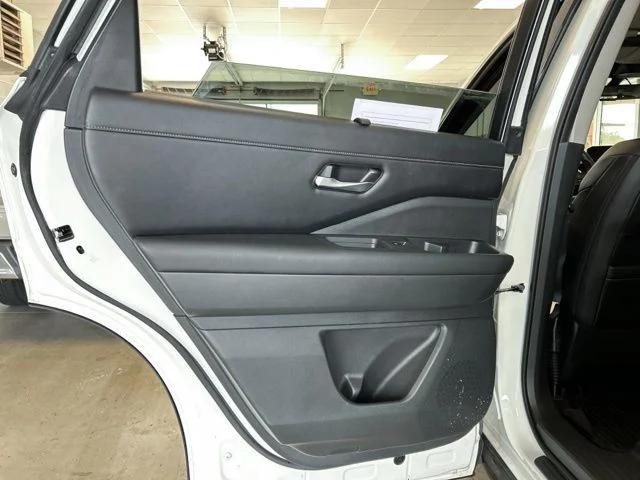 2023 Nissan Pathfinder SL 4WD