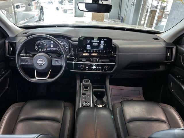 2023 Nissan Pathfinder SL 4WD