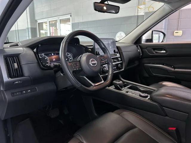 2023 Nissan Pathfinder SL 4WD