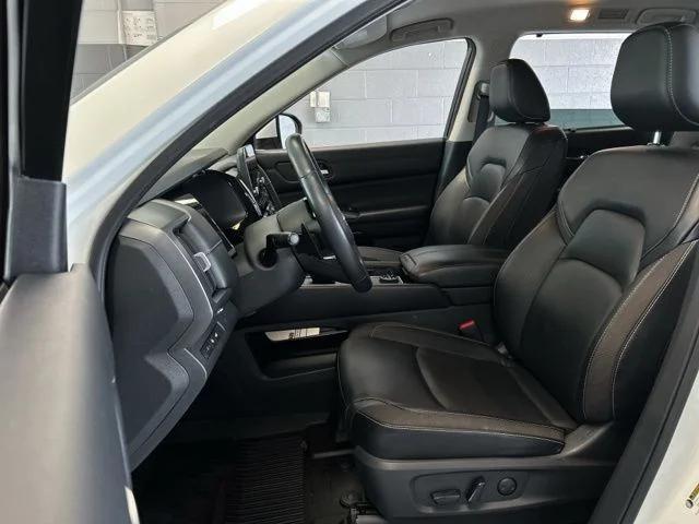 2023 Nissan Pathfinder SL 4WD