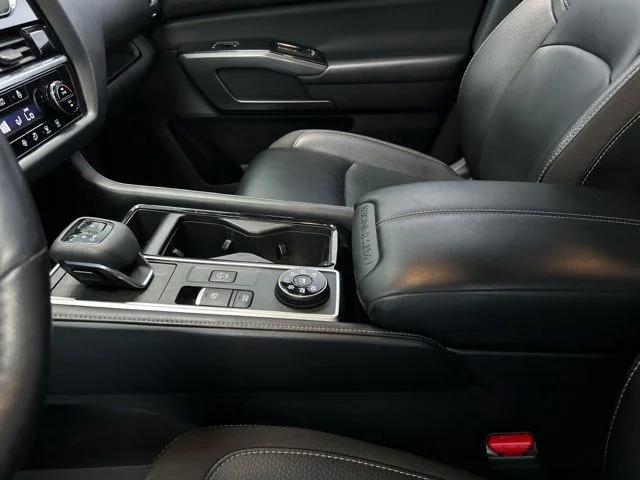 2023 Nissan Pathfinder SL 4WD