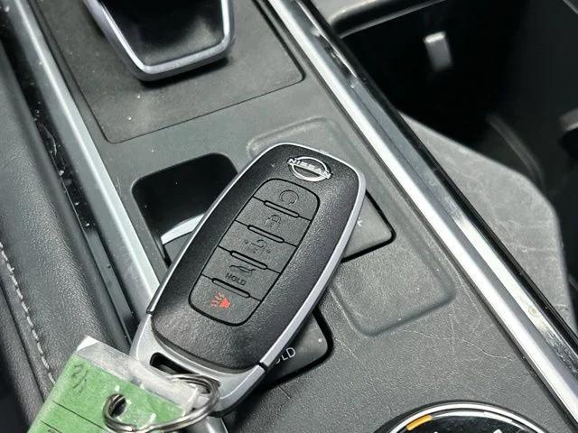 2023 Nissan Pathfinder SL 4WD