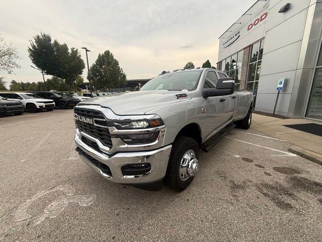 2026 RAM Ram 3500 RAM 3500 TRADESMAN CREW CAB 4X4 8 BOX