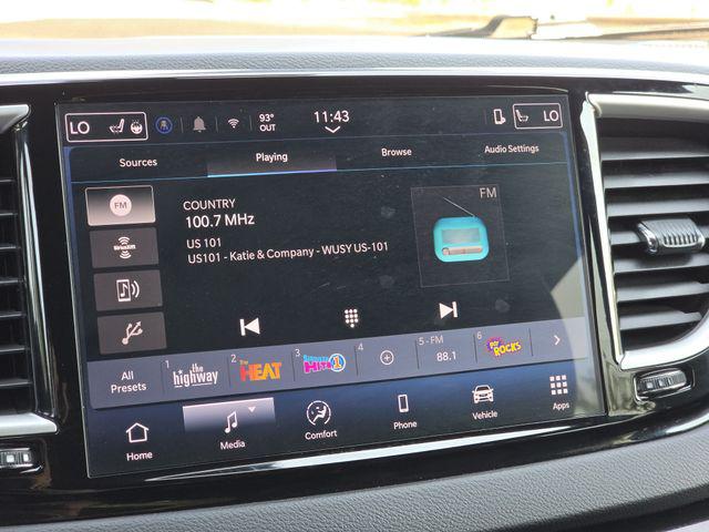 2025 Chrysler Pacifica Select