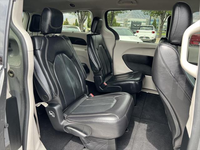 2022 Chrysler Pacifica Touring L