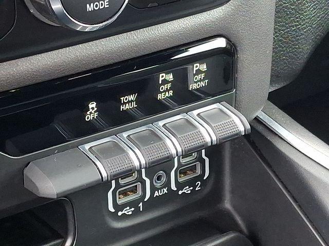 2021 Ram 1500 Big Horn Crew Cab 4x4 5'7" Box