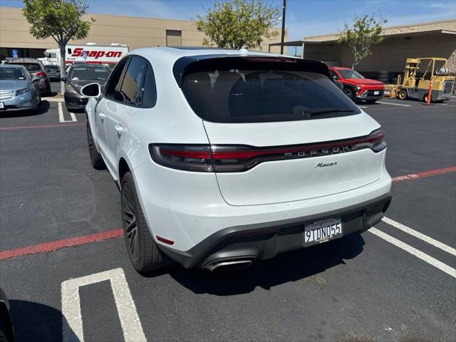 2025 Porsche Macan Base