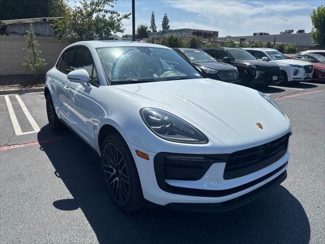 2025 Porsche Macan Base