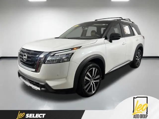 2025 Nissan Pathfinder Platinum 4WD for sale in Columbus, IN