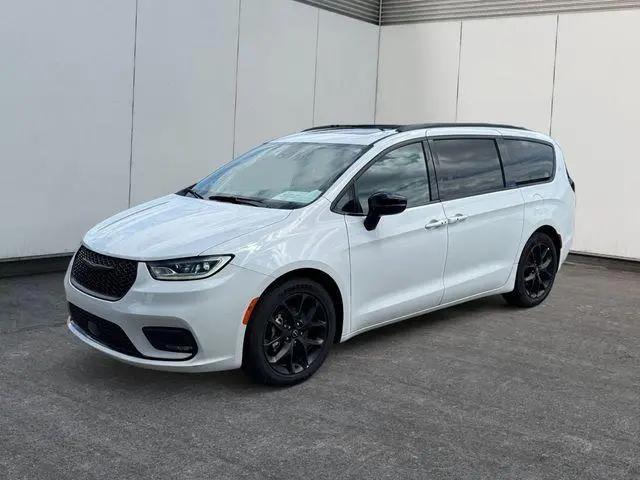 2025 Chrysler Pacifica Limited for sale in Kingsport, TN