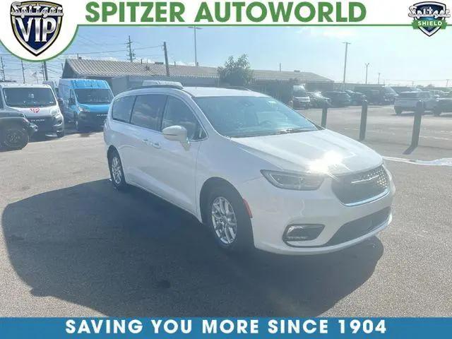 2022 Chrysler Pacifica Touring L for sale in Cleveland, OH