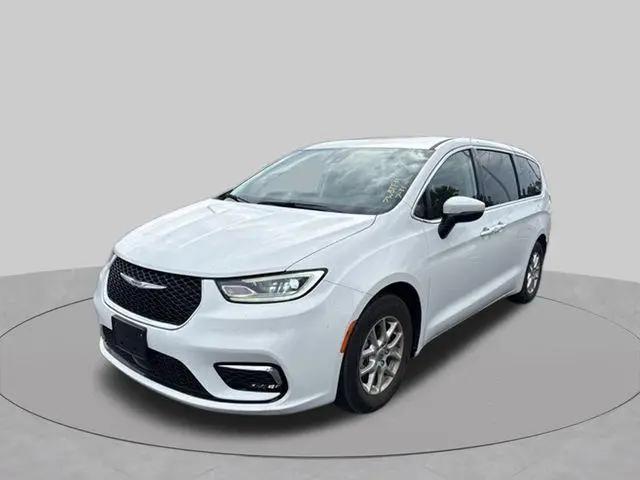 2023 Chrysler Pacifica Touring L for sale in Indianapolis, IN