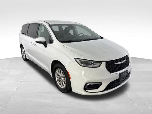 2023 Chrysler Pacifica Touring L for sale in Columbia, MO