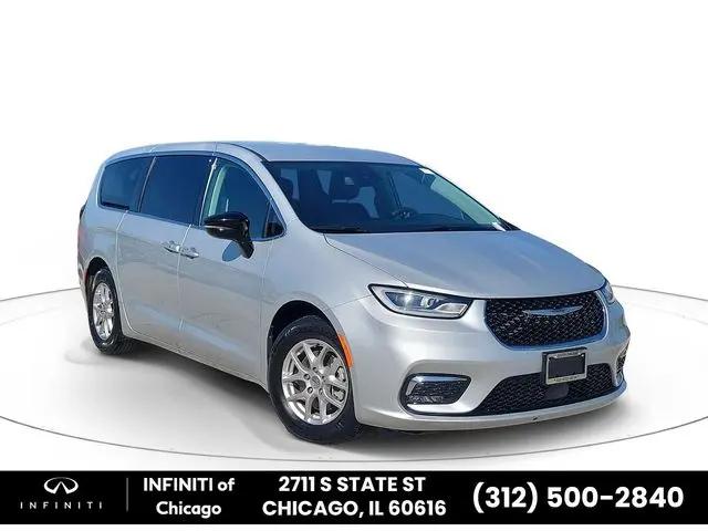 2024 Chrysler Pacifica Touring L for sale in Chicago, IL