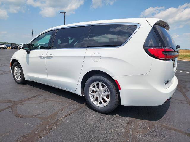 2023 Chrysler Pacifica Touring
