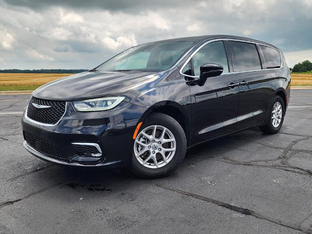 2025 Chrysler Pacifica Select for sale in Watseka, IL
