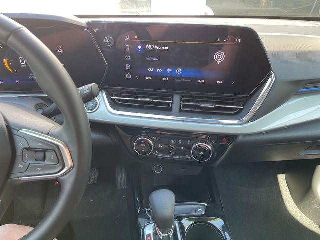 2025 Chevrolet Trax FWD LT