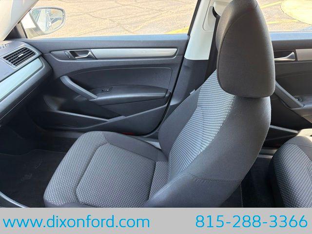 2012 Volkswagen Passat 2.5L S