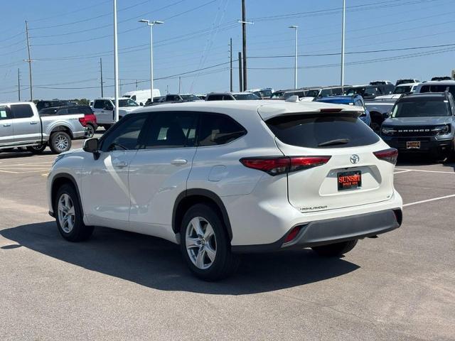 2021 Toyota Highlander LE