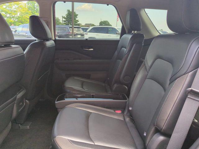 2023 Nissan Pathfinder SL 4WD