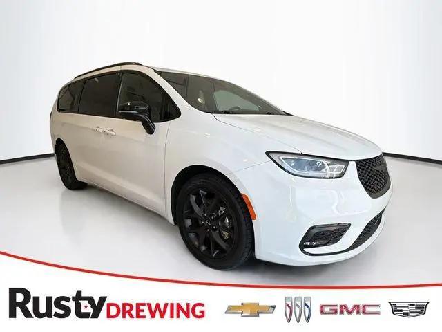 2025 Chrysler Pacifica Limited for sale in Jefferson City, MO