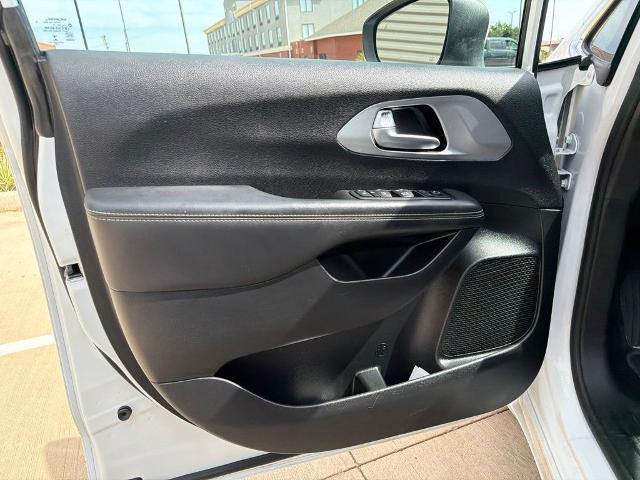 2023 Chrysler Pacifica Touring