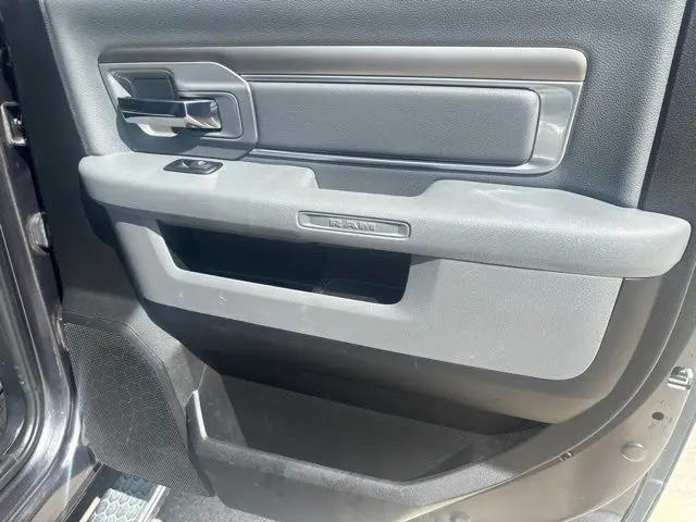 2017 Ram 1500 Big Horn Crew Cab 4x4 57 Box