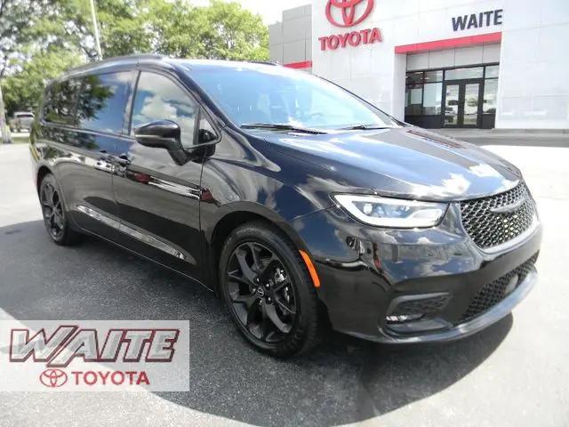 2025 Chrysler Pacifica Limited for sale in Watertown, NY